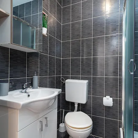 Sara Apartmant Trogir-dragulin Apartament *