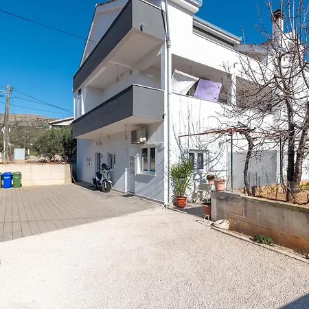 Sara Apartmant Trogir-dragulin Apartment