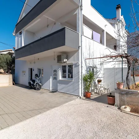 Apartment Sara Apartmant Trogir-dragulin *
