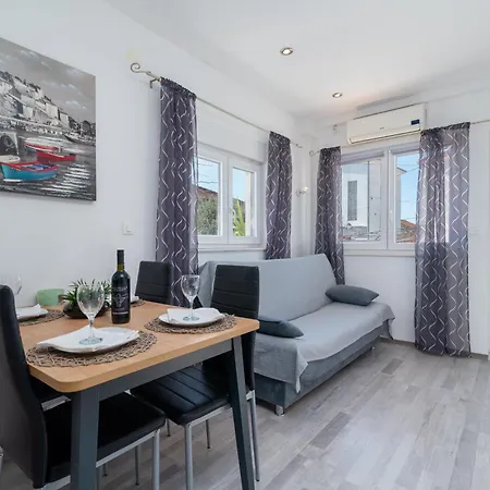Sara Apartmant Trogir-dragulin *