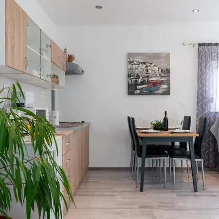 Sara Apartmant Trogir-dragulin Apartment