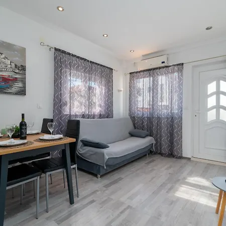 Sara Apartmant Trogir-dragulin * Trogir