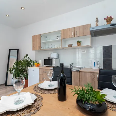 Sara Apartmant Trogir-dragulin Apartment